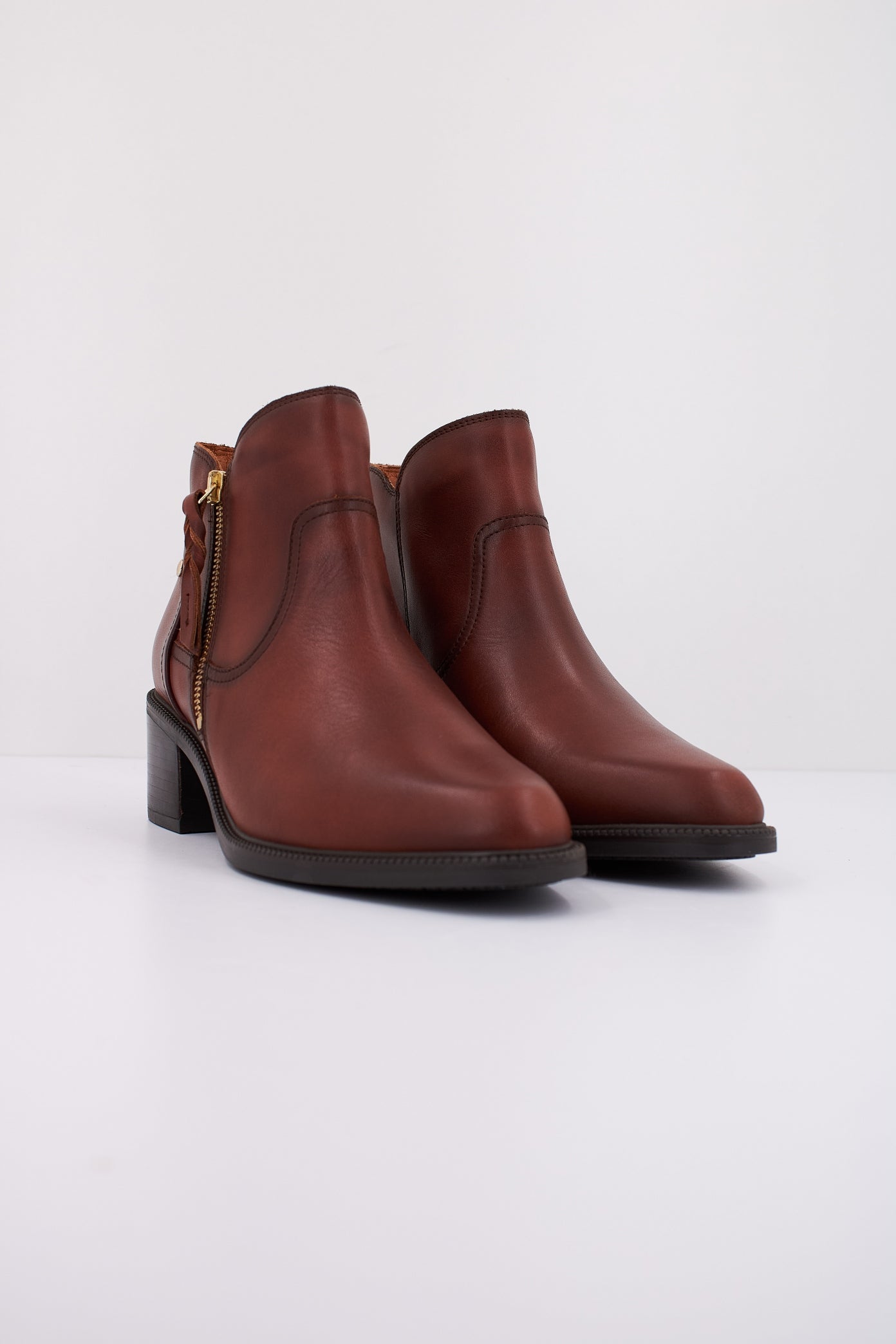 PIKOLINOS BACAROT WD  en color COGNAC  (2)