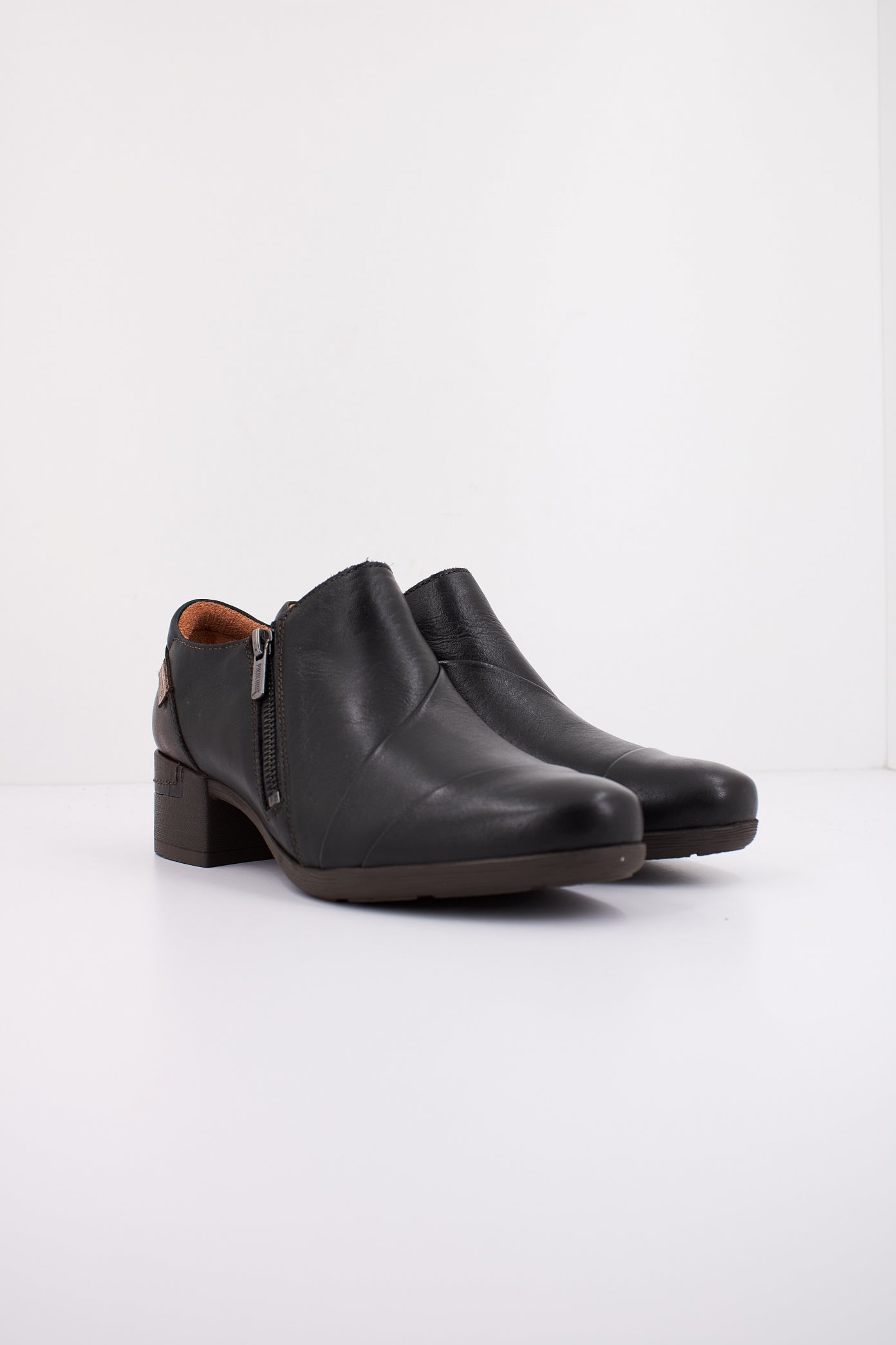 PIKOLINOS MALAGA en color BLACK  (2)