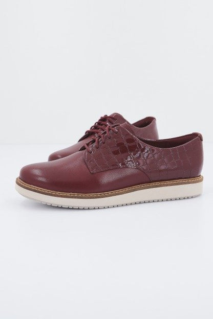 CLARKS GLICK DARBY en color MERLOT  (2)