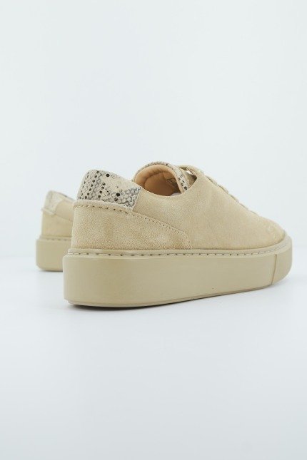 CLARKS HERO LITE LACE en color TAUPE  (3)