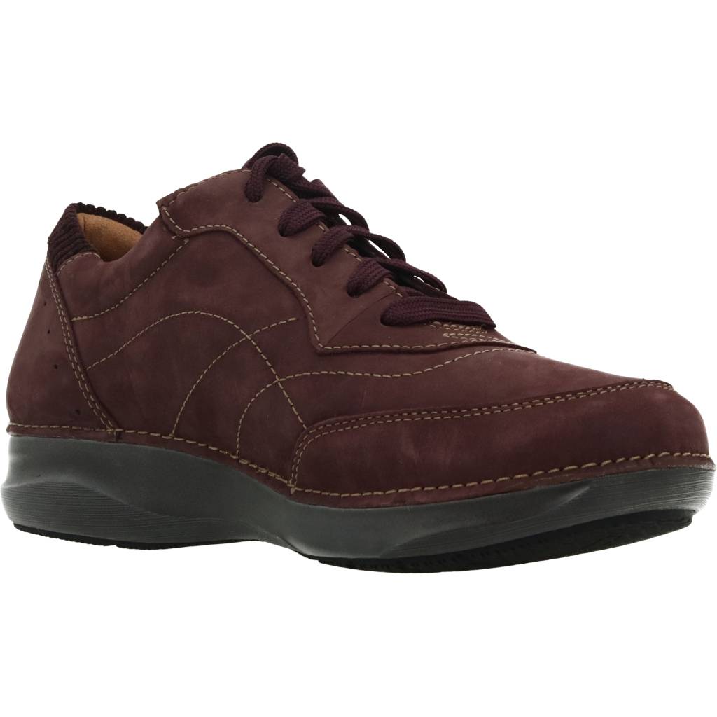 CLARKS APPLEY TIE en color BURGUNDY  (5)