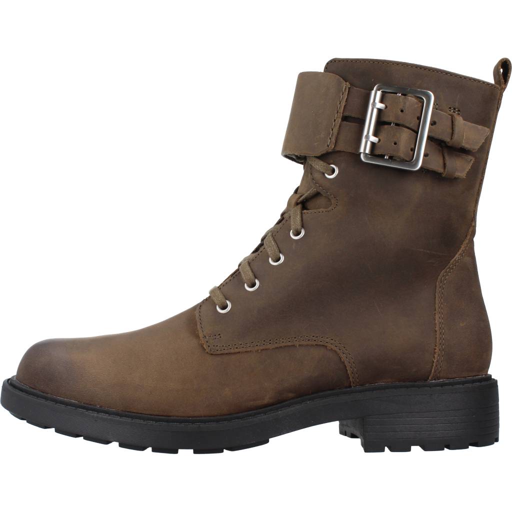 CLARKS ORINOCO LACE en color OLIVE  (2)