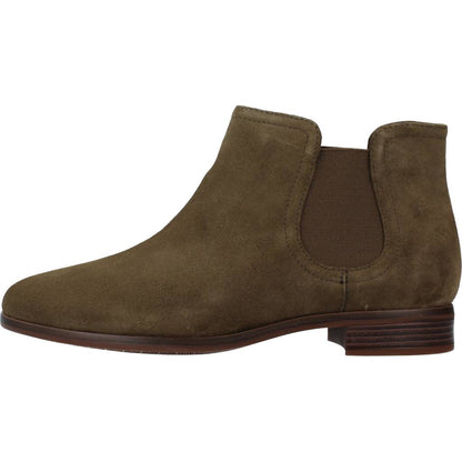 CLARKS TRISH CHELSEA en color OLIVE  (2)