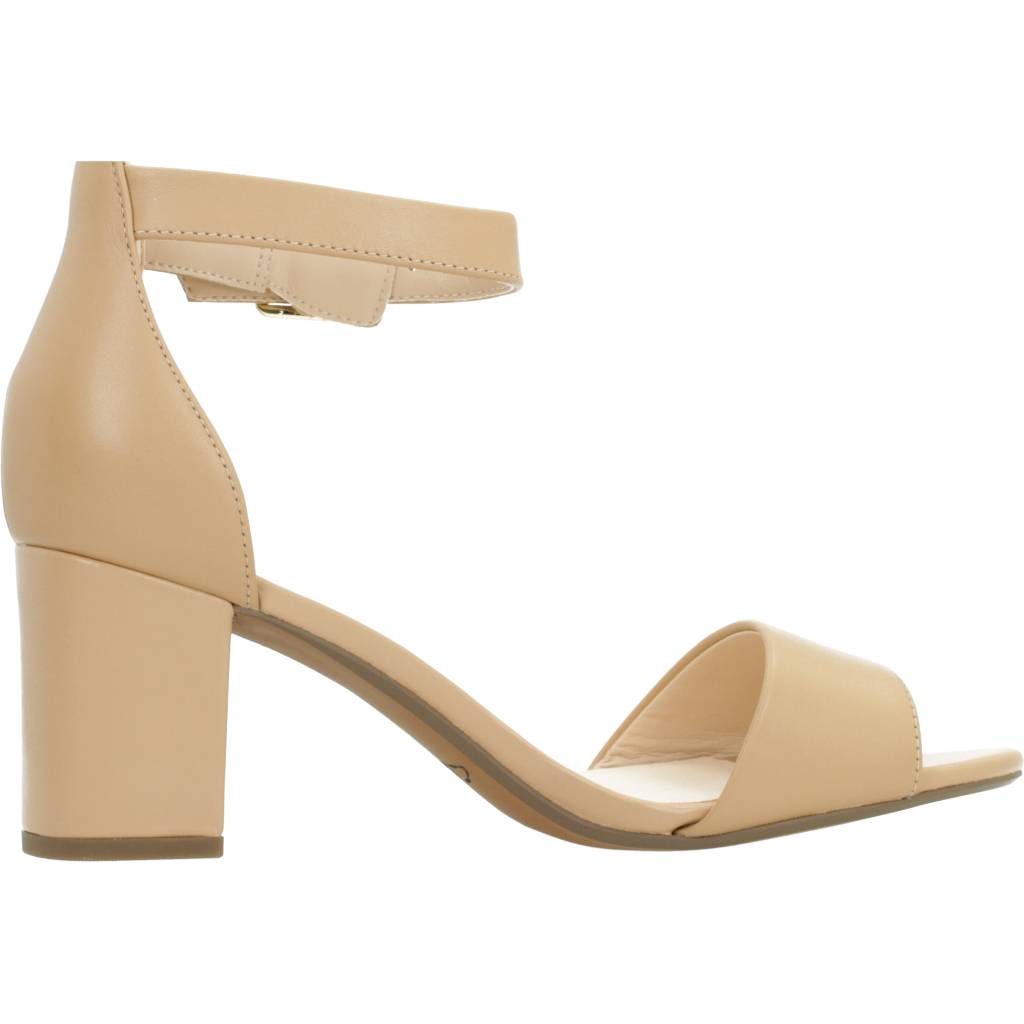 CLARKS DEVA MAE en color CAMEL  (4)
