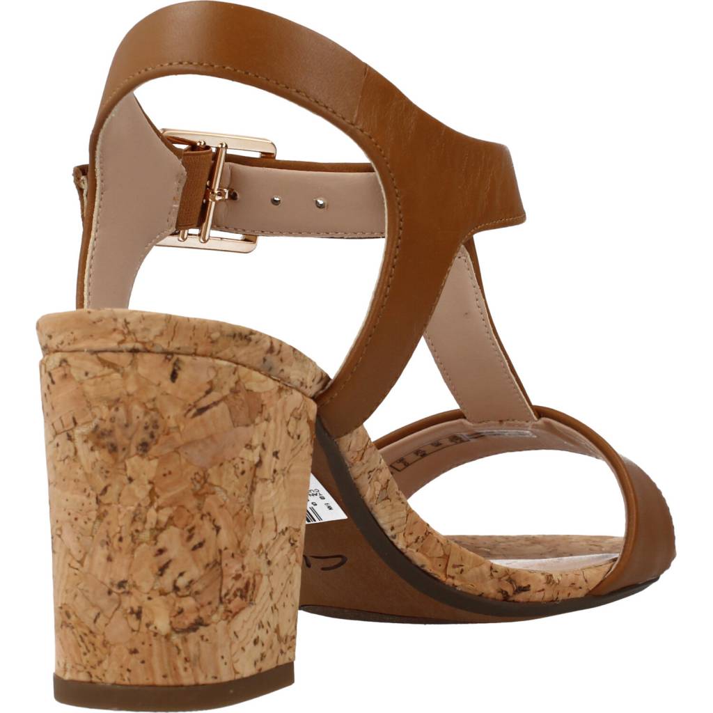 CLARKS  SMART DEVA en color TNLTHR  (3)