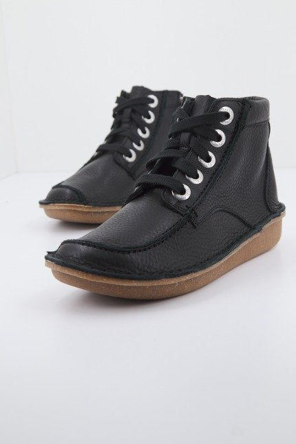 CLARKS FUNNY CEDAR en color BLACK  (1)