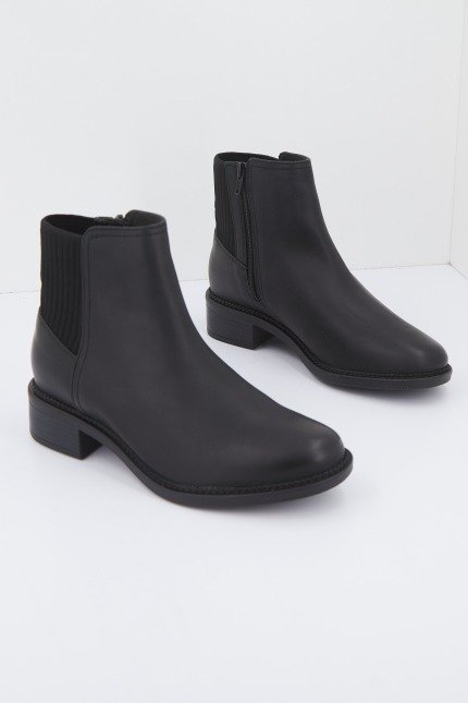 CLARKS MAYE PALM en color BLACK  (1)