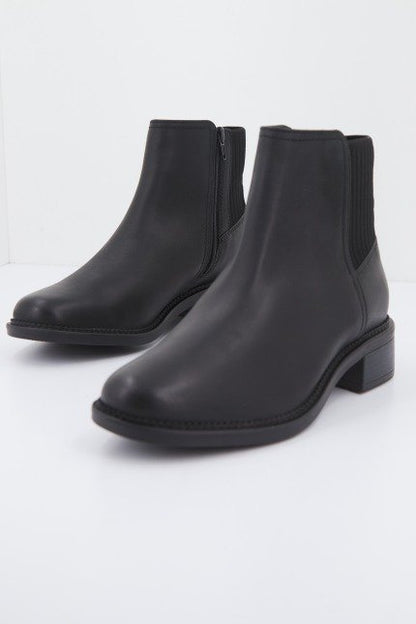 CLARKS MAYE PALM en color BLACK  (2)