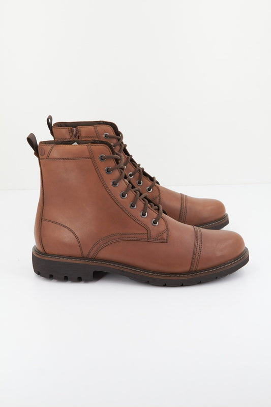 CLARKS BATCOMBE CAP en color DARKTAN  (1)
