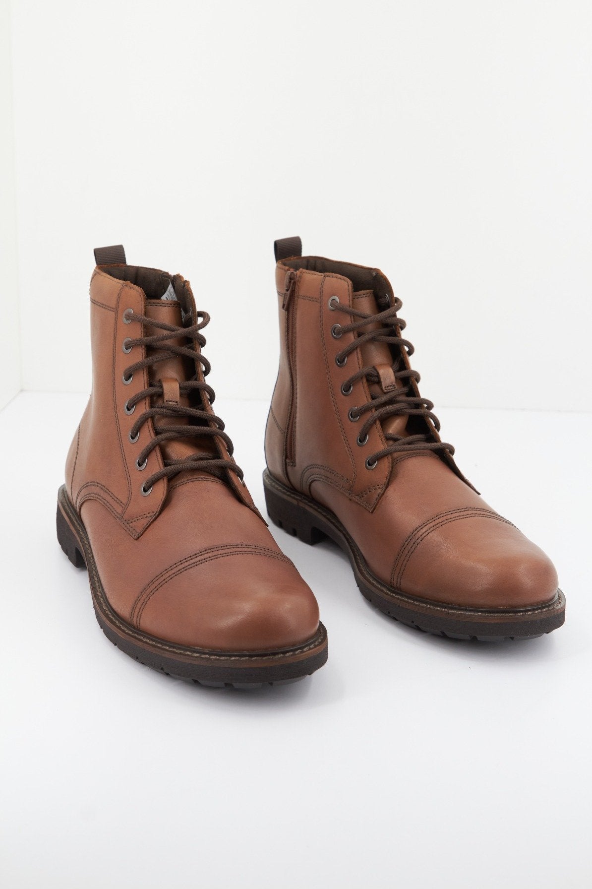CLARKS BATCOMBE CAP en color DARKTAN  (2)