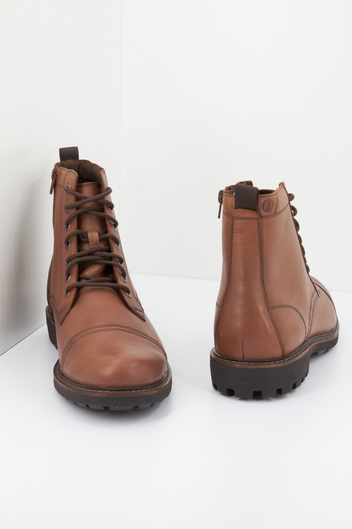 CLARKS BATCOMBE CAP en color DARKTAN  (4)