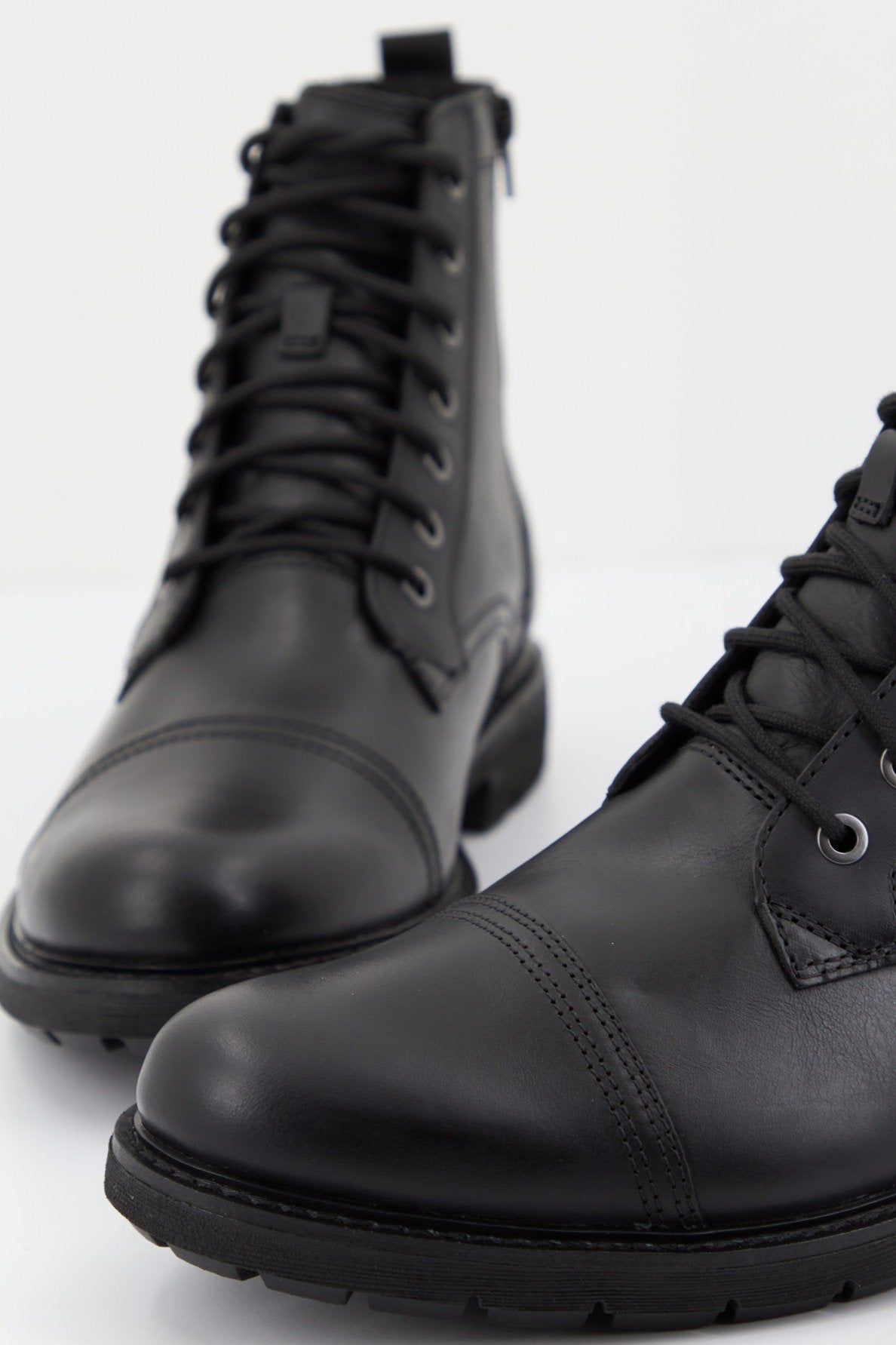 CLARKS BATCOMBE CAP en color BLACK  (4)