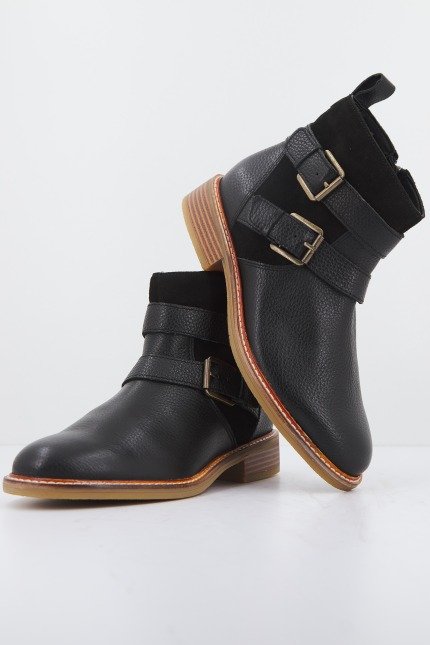 CLARKS  COLOGNE BUCKLE en color BLACK  (1)