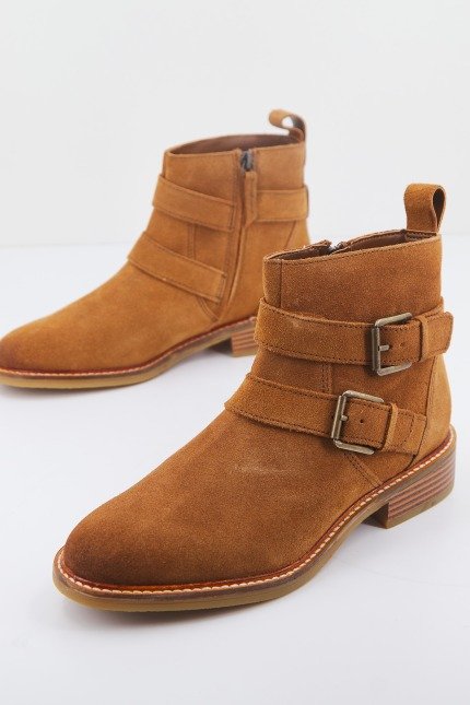 CLARKS COLOGNE BUCKLE en color TAN  (2)