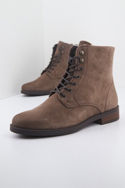 CLARKS MEMI LACE en color TAUPE  (1)