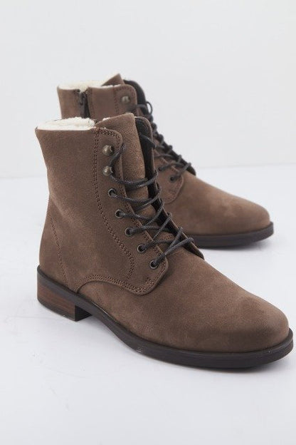CLARKS MEMI LACE en color TAUPE  (2)