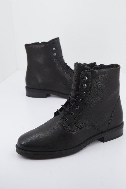 CLARKS  MEMI LACE en color BLACK  (1)