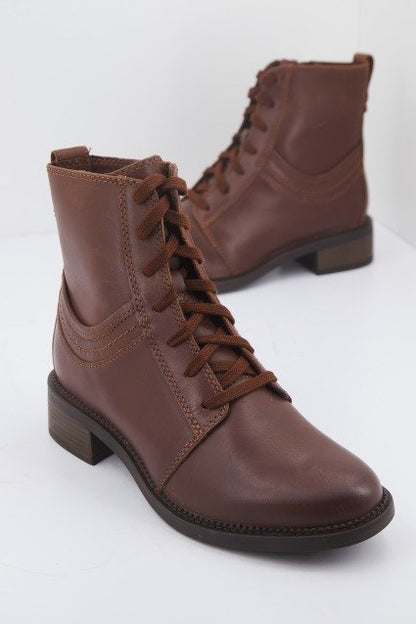 CLARKS MAYE STEP en color TAN  (1)