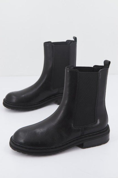 CLARKS TILHAM CHELSEA en color BLACK  (2)