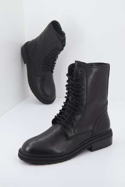 CLARKS TILHAM LACE en color BLACK  (1)