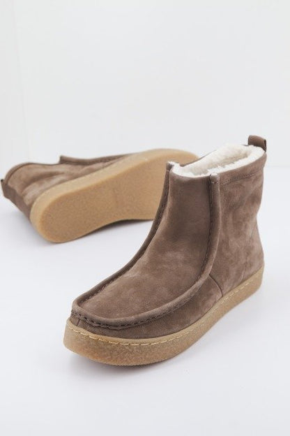 CLARKS  BARLEIGH PULL en color TAUPE  (1)