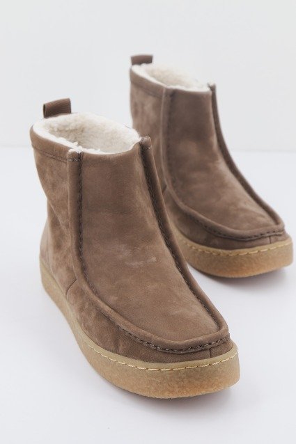 CLARKS  BARLEIGH PULL en color TAUPE  (2)