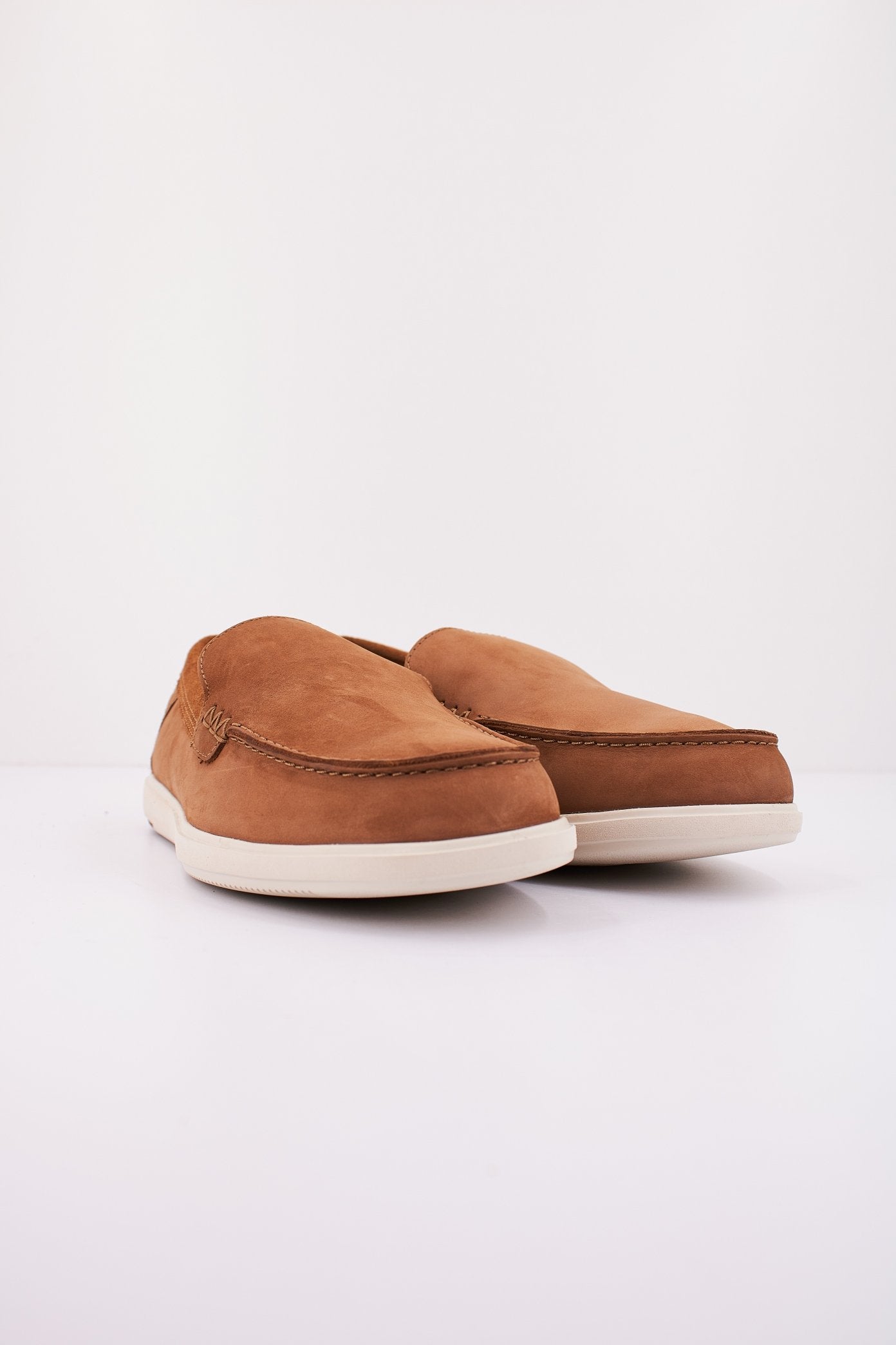CLARKS BRATTON LOAFER en color TAN  (2)