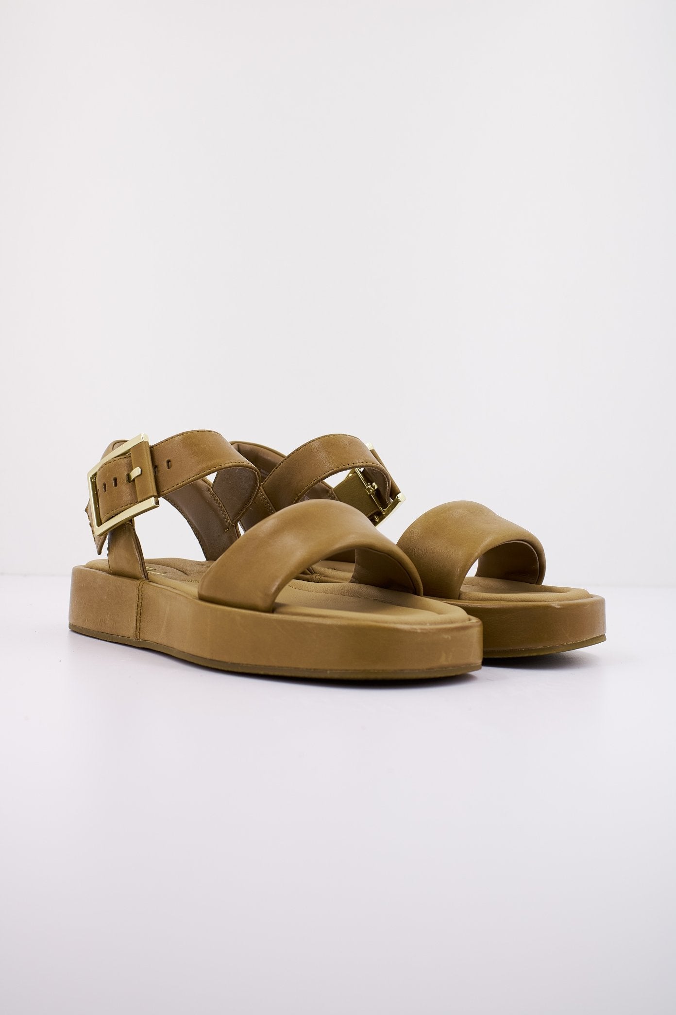 CLARKS ALDA STRAP en color TAN  (2)