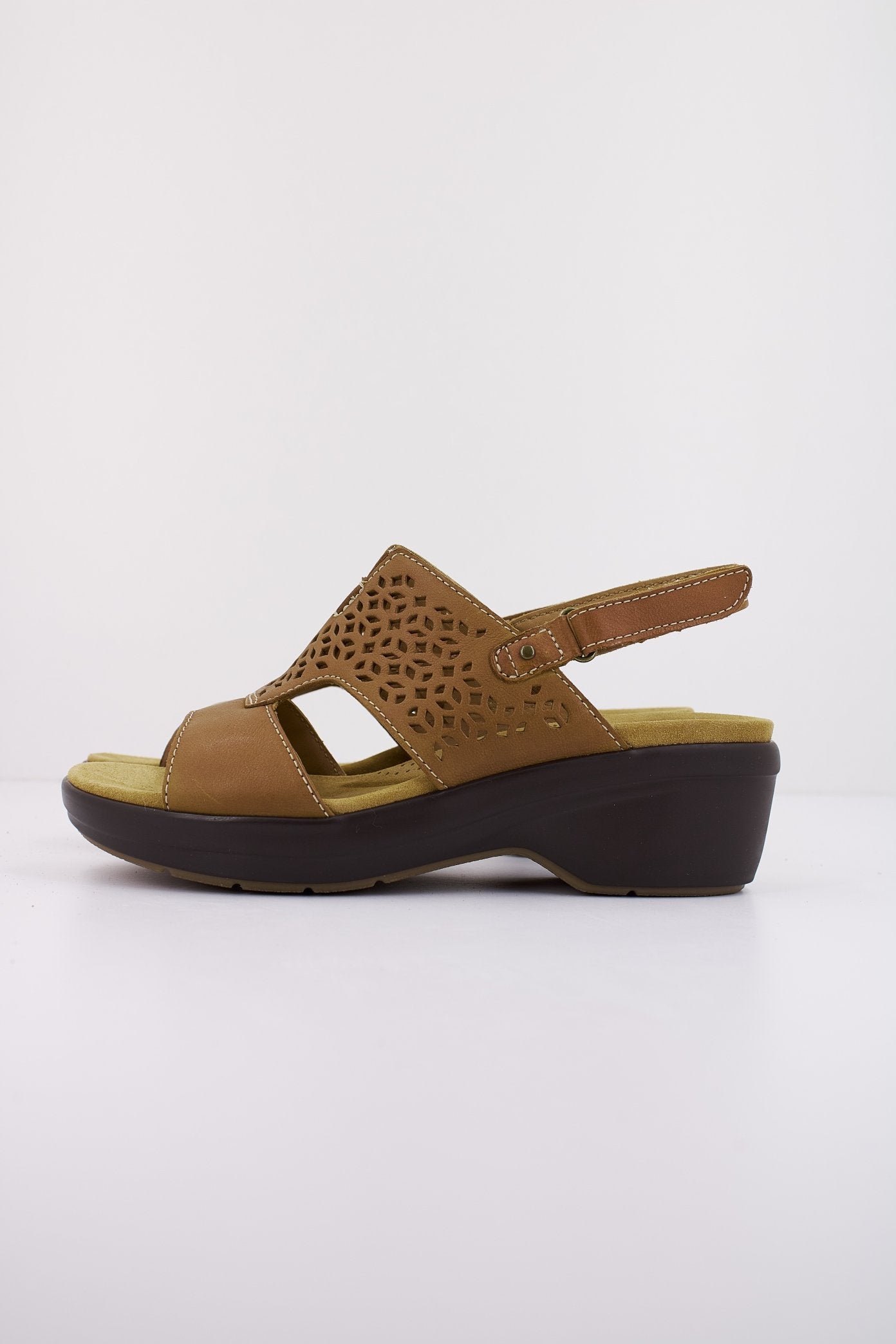 CLARKS TULEAH SUN en color TAN  (1)