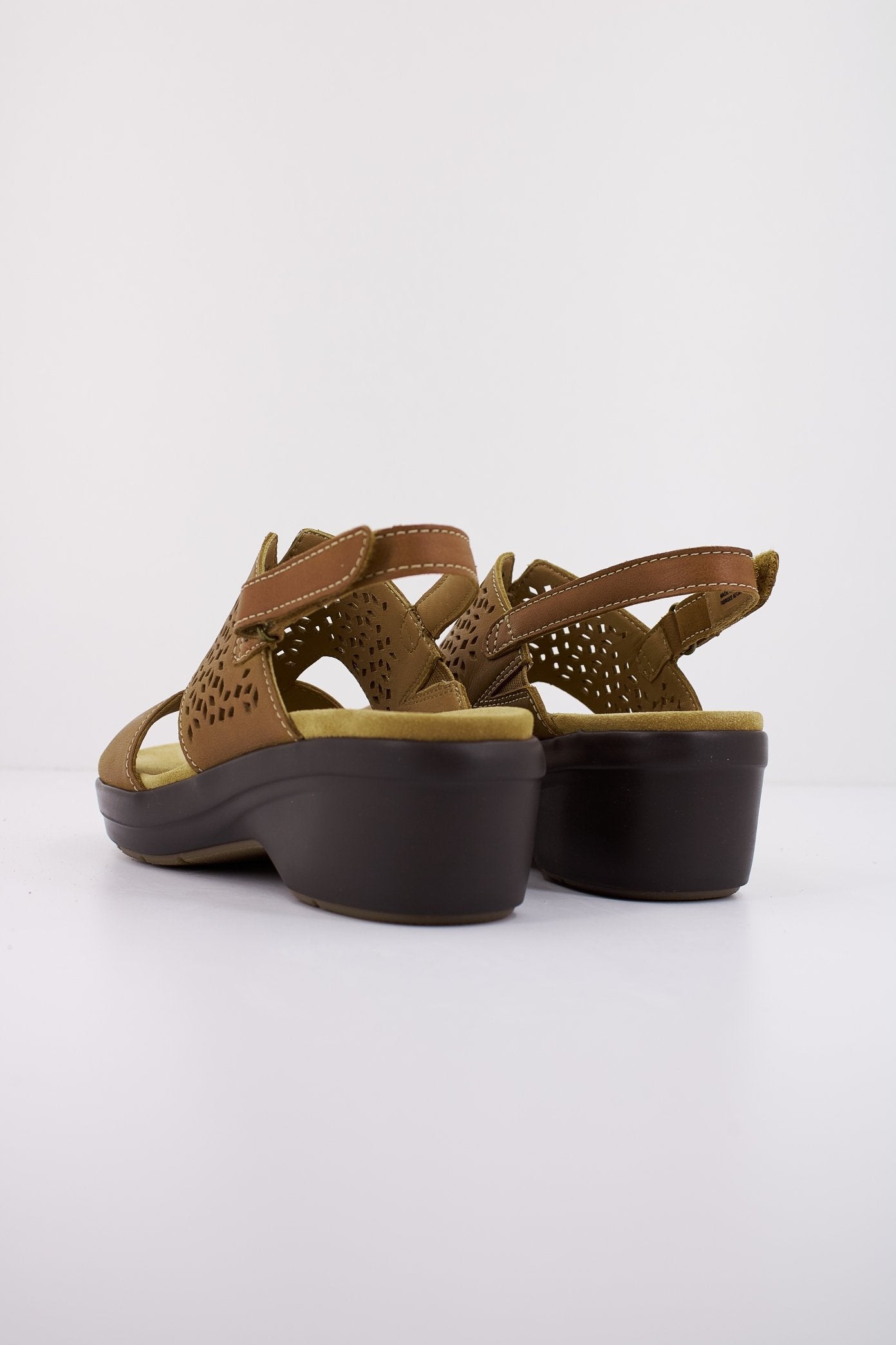 CLARKS TULEAH SUN en color TAN  (3)