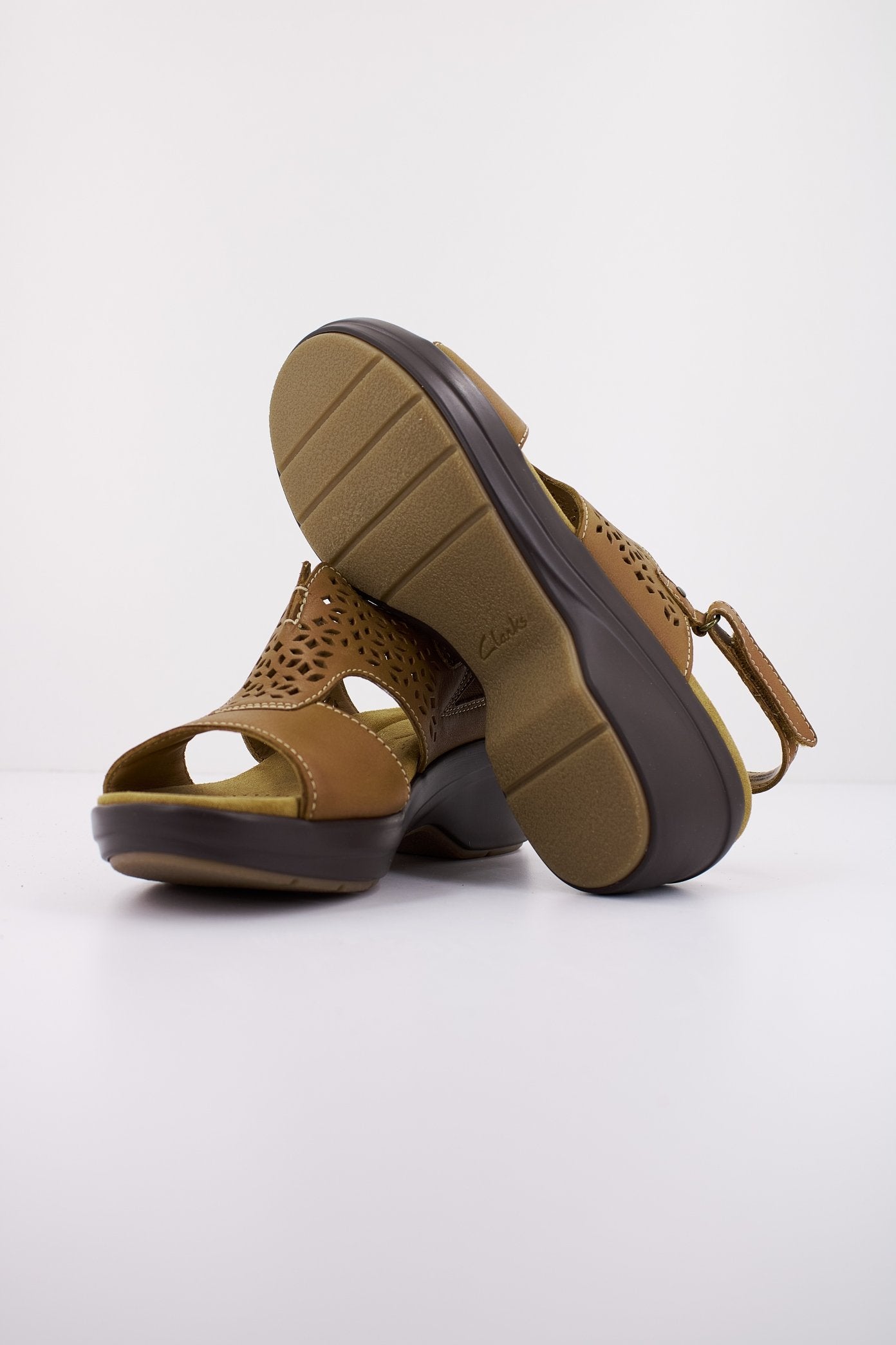 CLARKS TULEAH SUN en color TAN  (4)