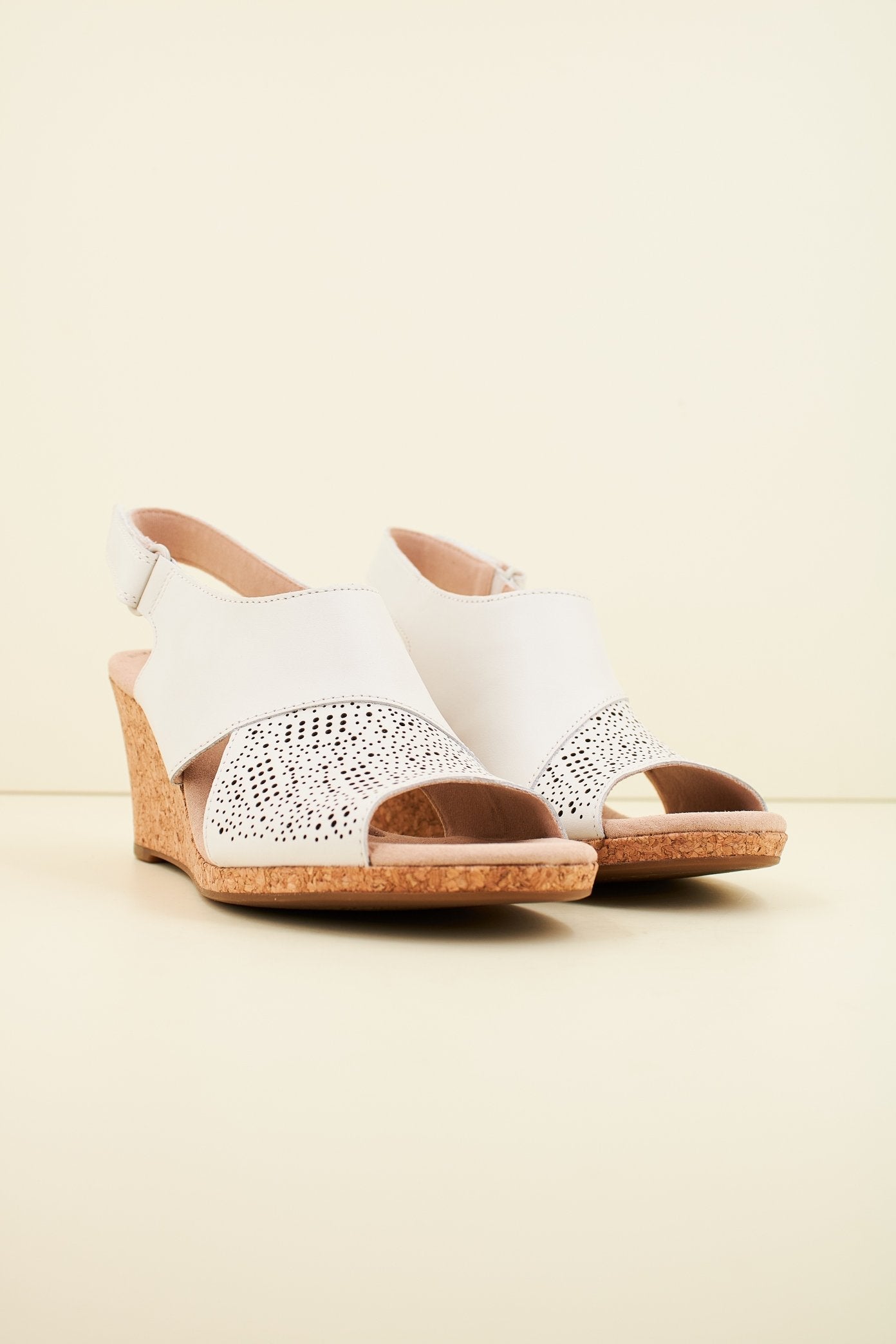 CLARKS LAFLEY JOY en color WHITE  (2)