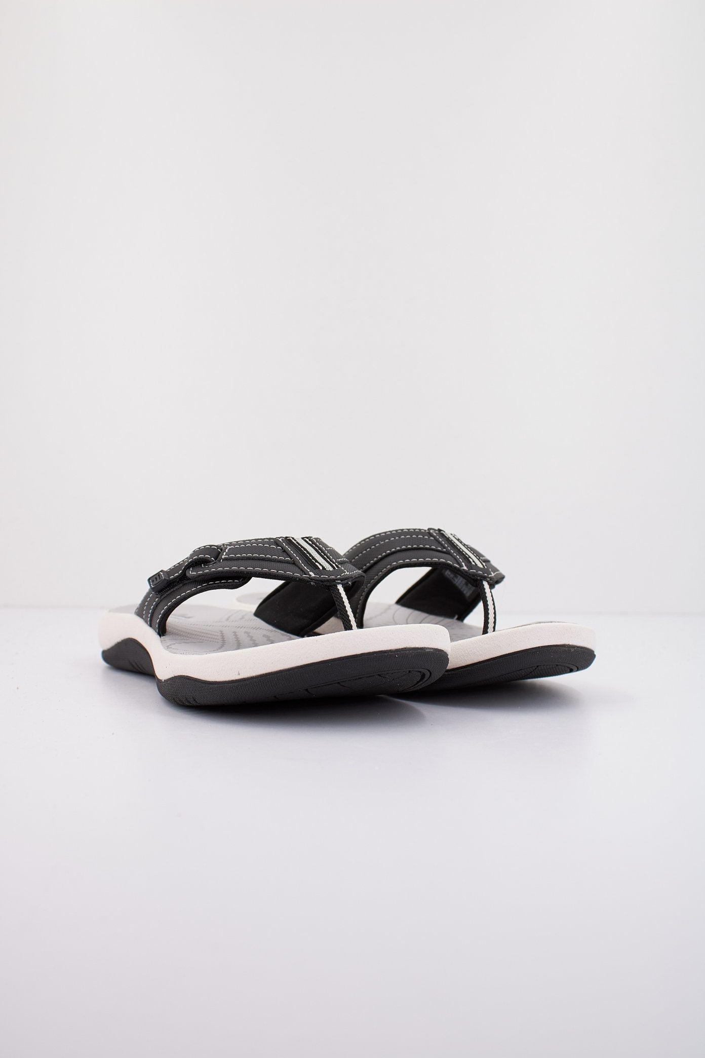 CLARKS SUNMAZE DAISY en color BLACK  (2)