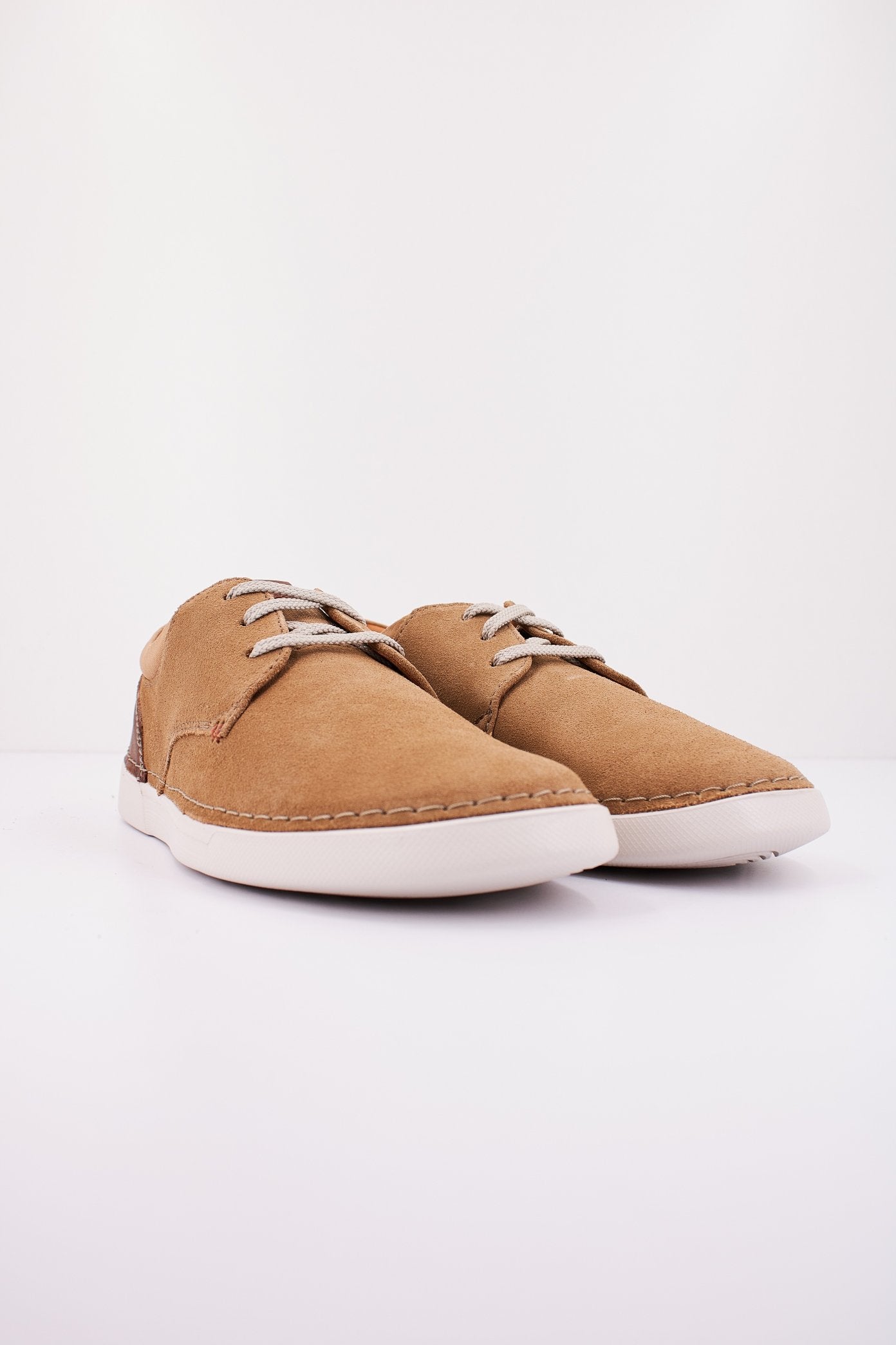 CLARKS GERELD LACE en color SAND  (2)