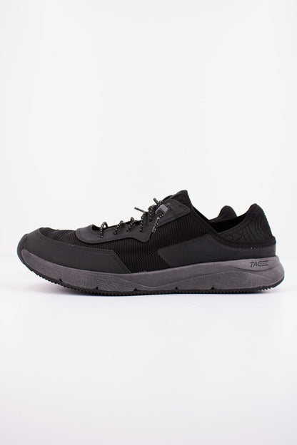 CLARKS DAVIS LOW en color BLACK  (1)