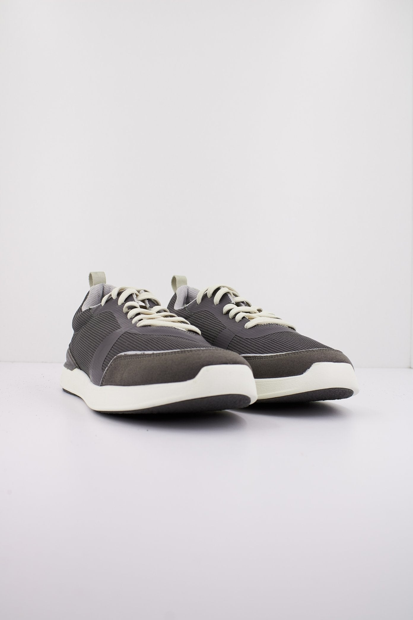 CLARKS LT LACE en color GREY  (2)