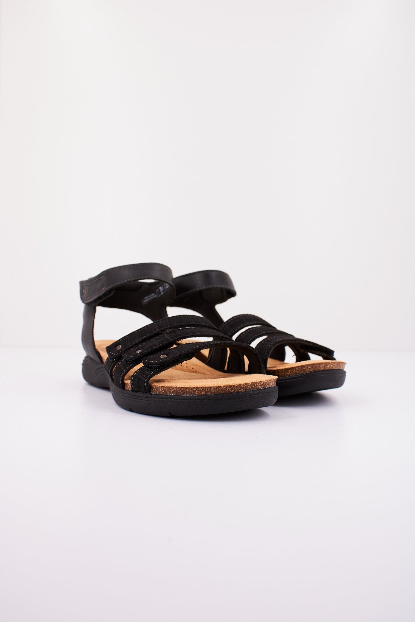 CLARKS APRIL DOVE en color BLACK  (2)