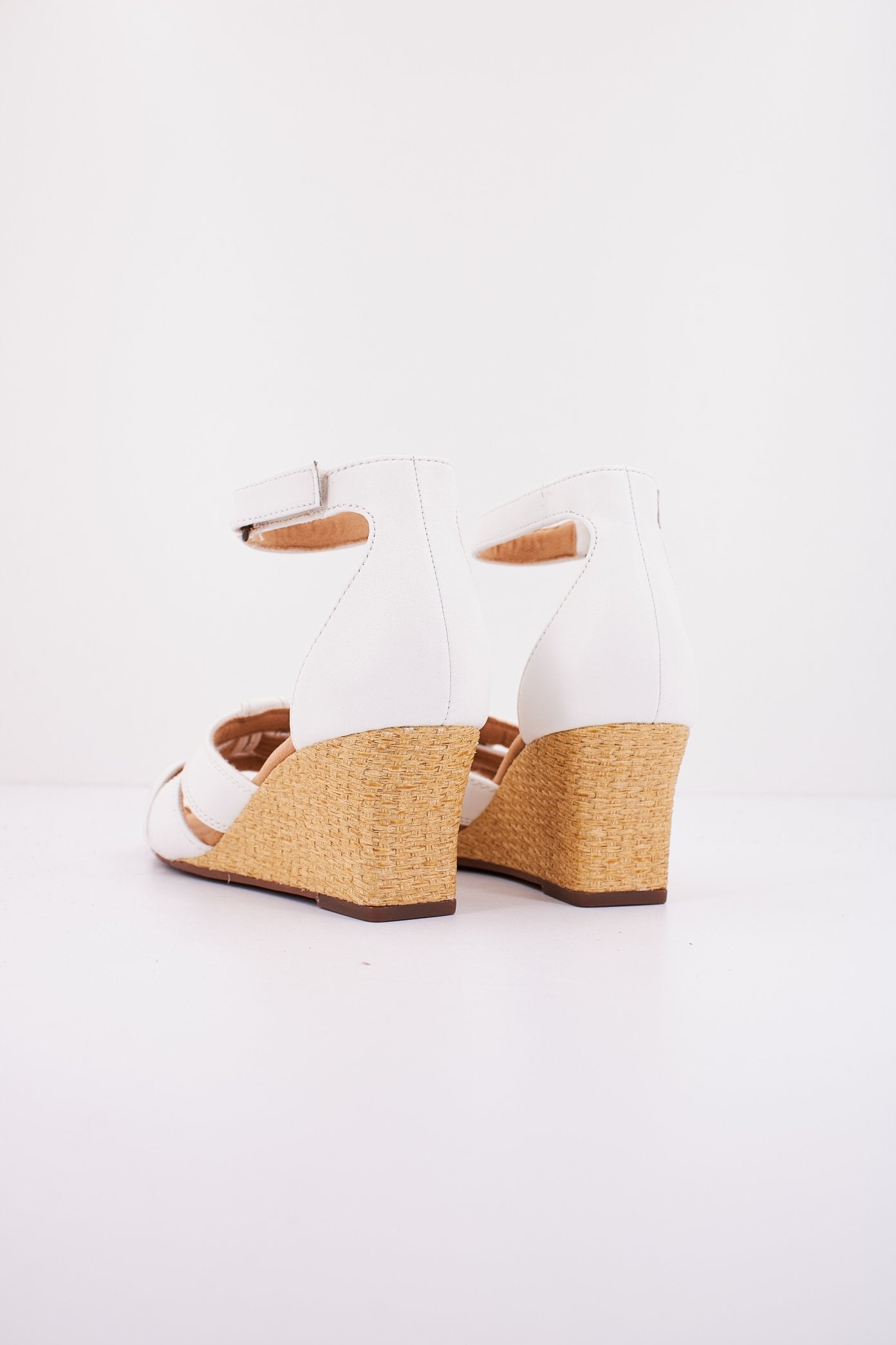 CLARKS KYARRA JOY en color WHITE  (3)