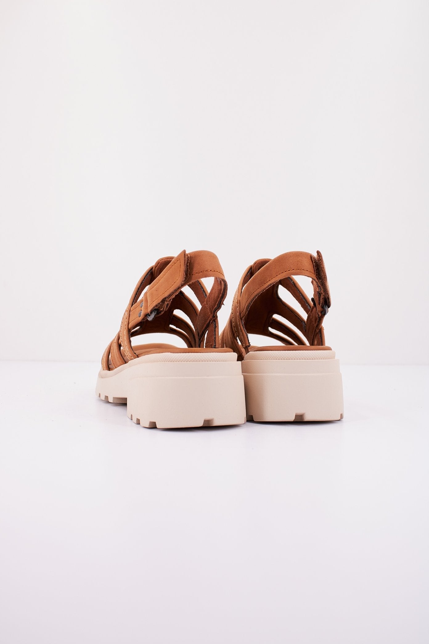 CLARKS COAST SHINE en color TAN  (3)