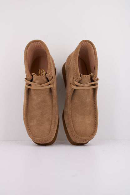 CLARKS WALLABEEEVOBT en color DRKSND  (3)