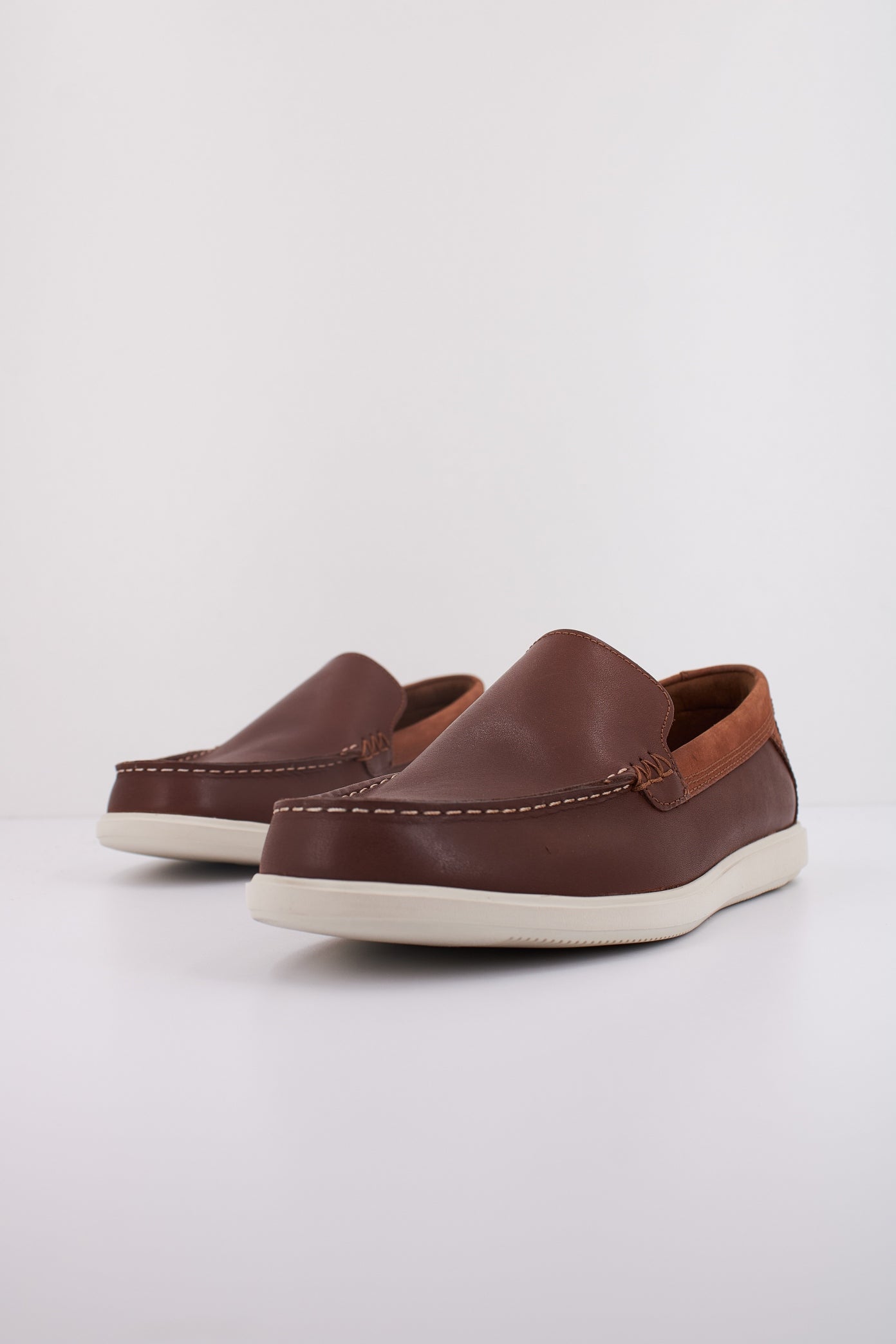CLARKS BRATTON LOAFER en color DRKTAN  (2)