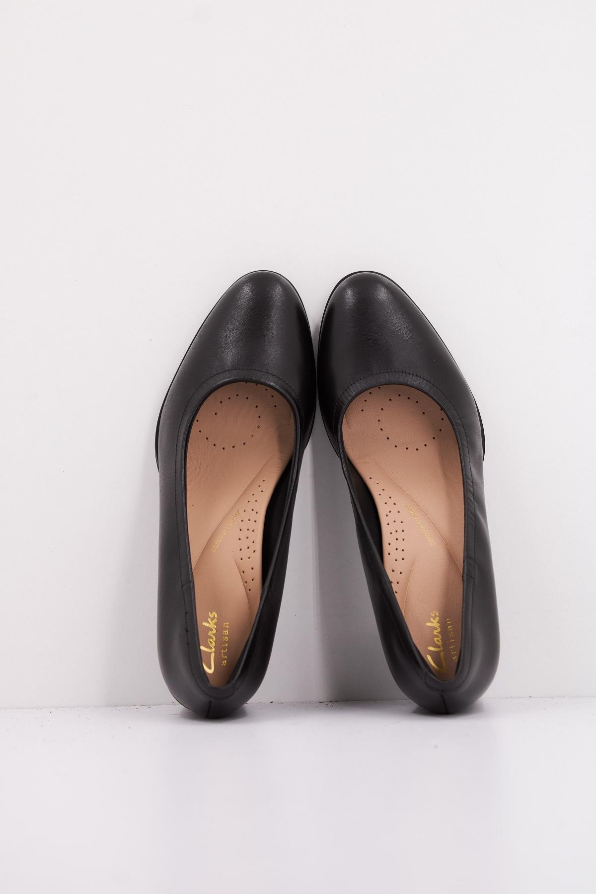 CLARKS FREVA COURT en color BLACK  (3)