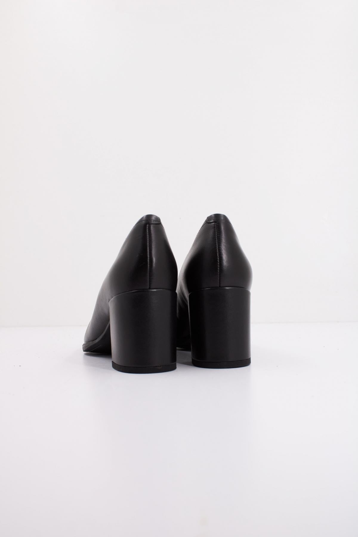 CLARKS FREVA COURT en color BLACK  (4)