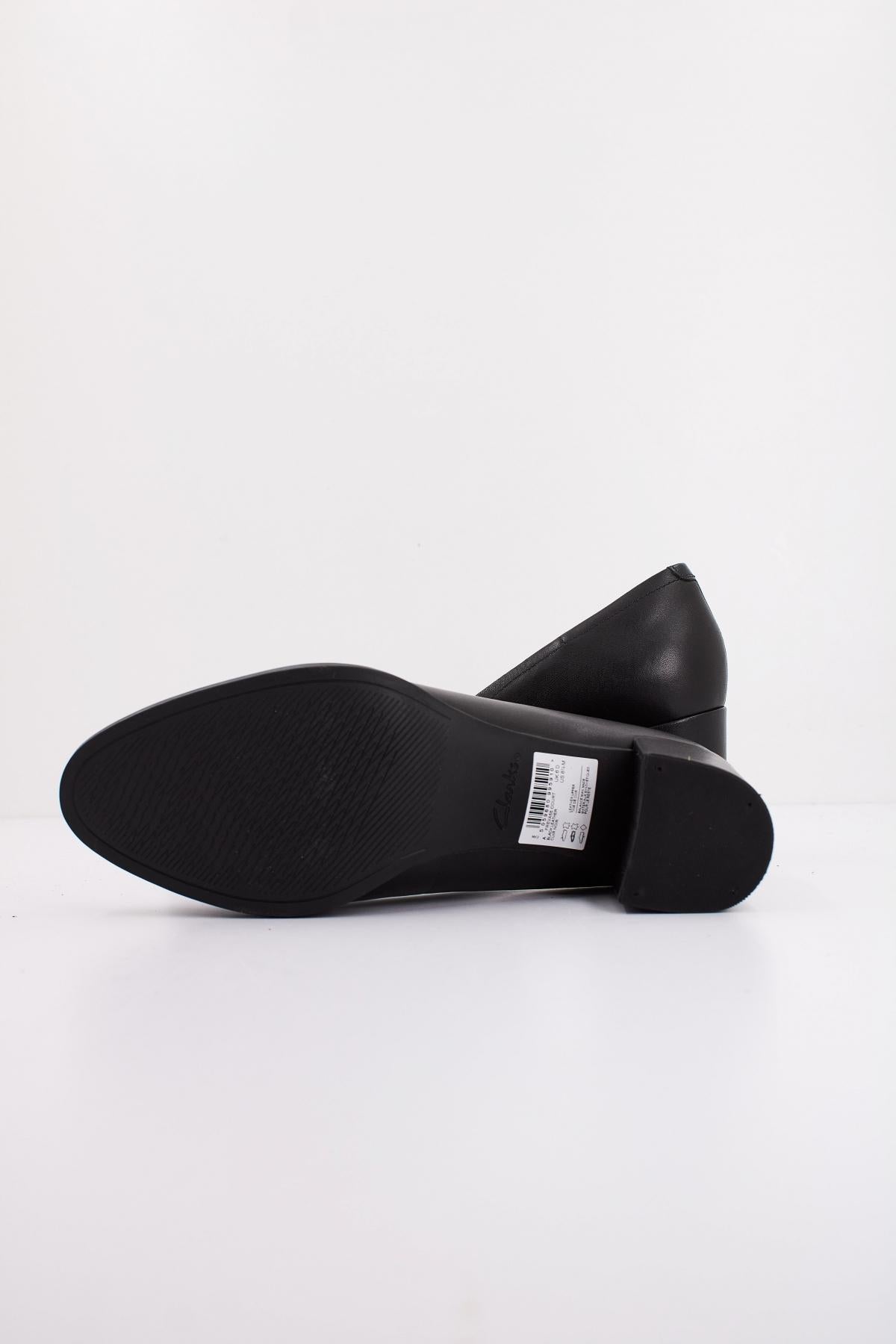CLARKS FREVA COURT en color BLACK  (5)