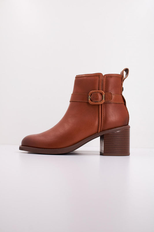 CLARKS CHAMBERLY TRIM en color MIDTAN  (1)