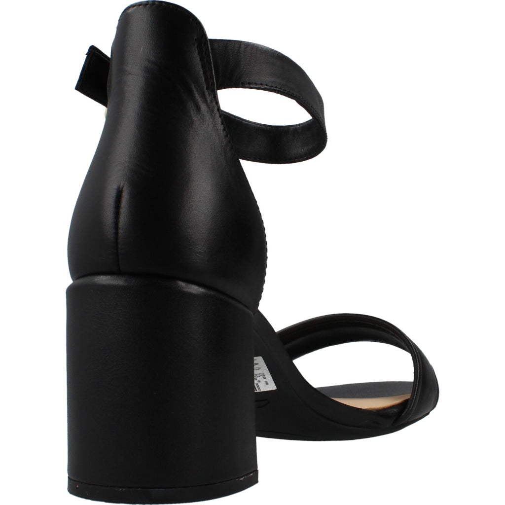 CLARKS EZORIA MAE en color BLACK  (3)