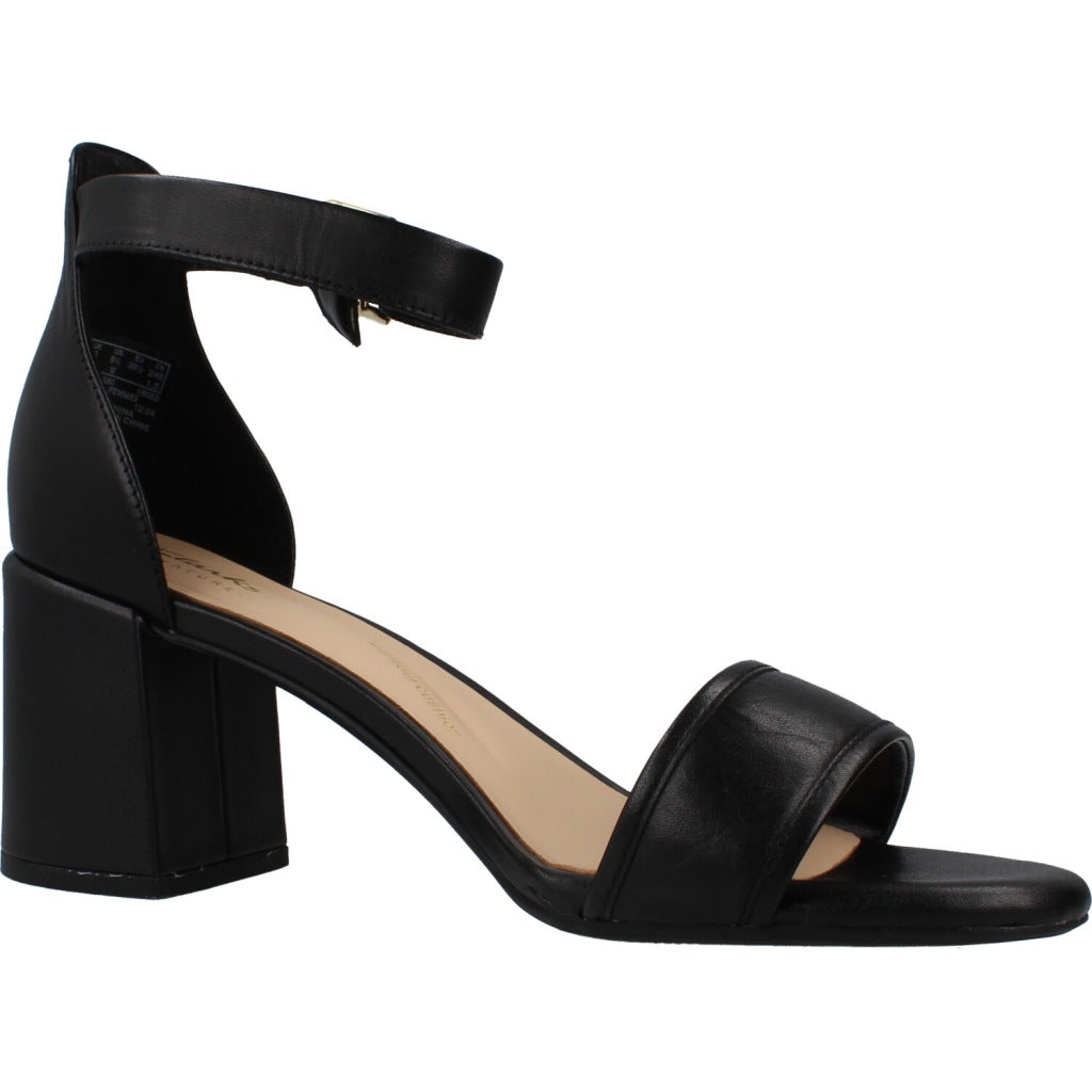 CLARKS EZORIA MAE en color BLACK  (5)