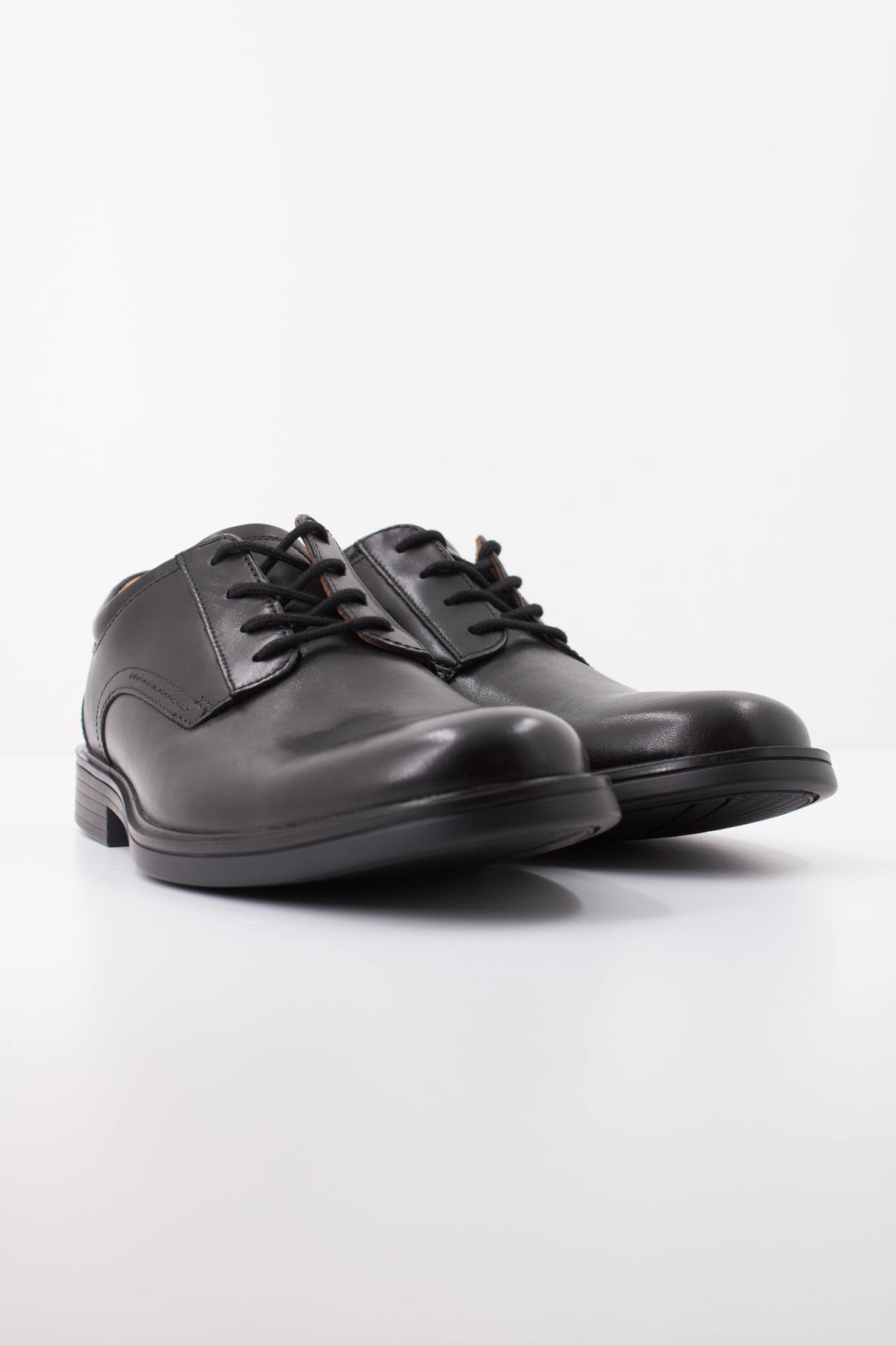 CLARKS C UN ALDRIC  en color BLACK  (2)