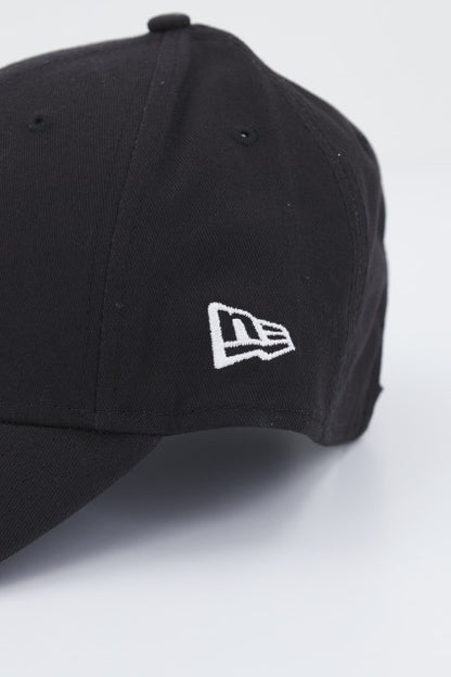NEW ERA  LEAGUE ESSENTIAL F en color BLACKWHT  (4)