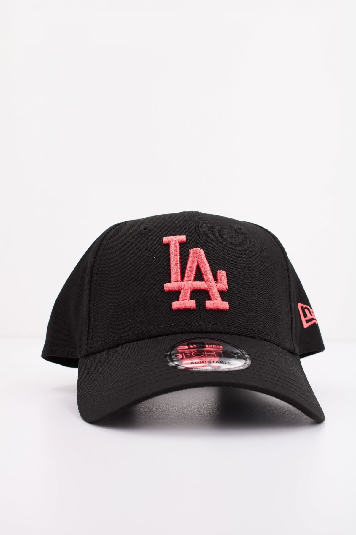 NEW ERA LEAGUE ESSENTIAL FO en color BLACK  (1)